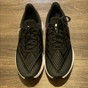 Nike Women’s Zoom Winflo 6 running shoes
